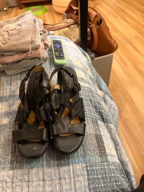 Naturalizer Black Leather Slingback Sandals